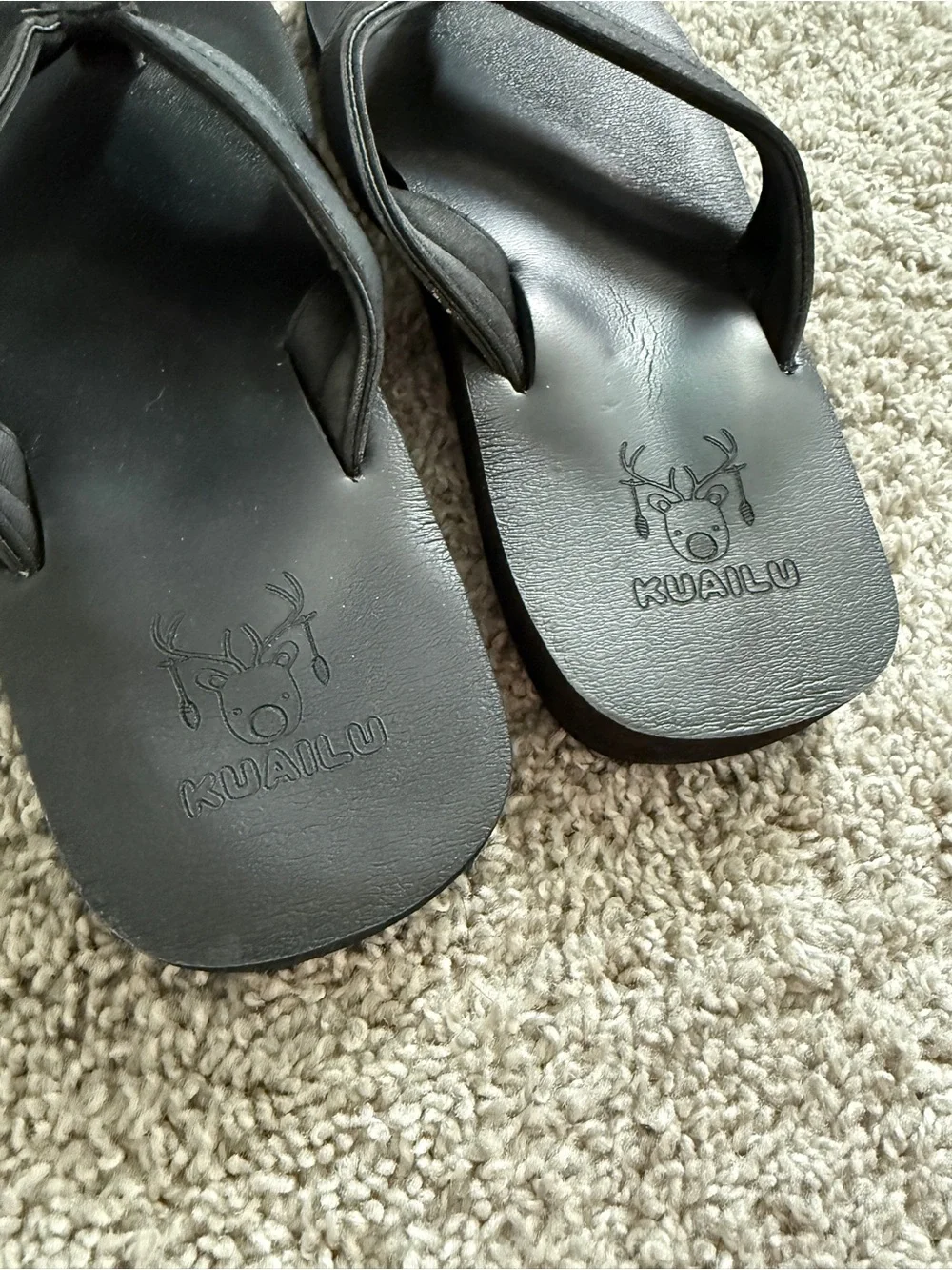 KuaiLu Men’s Arch Support Flip Flops, Black